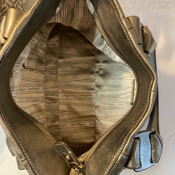 CELINE Gold Metallic Handbag with strap - Picture 3 of 7